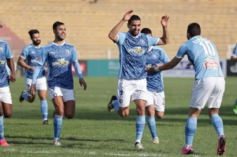 وليد الكرتي ونجوم فريق بيراميدز